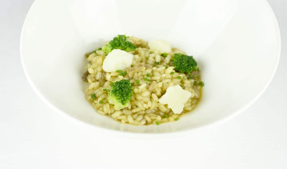 arroz-de-manitas-de-cerdo-brócoli-y-coliflor