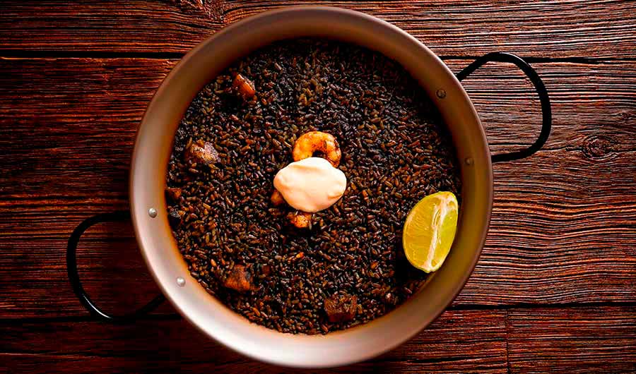 Arroz negro con gambas