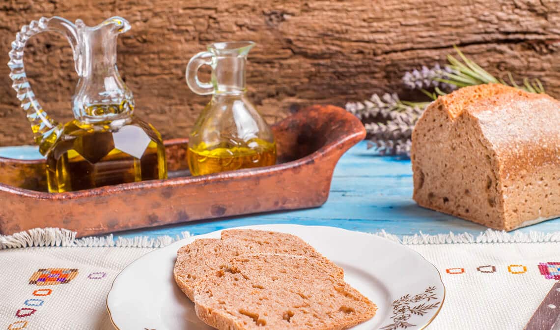 Pan de espelta con curry y jengibre