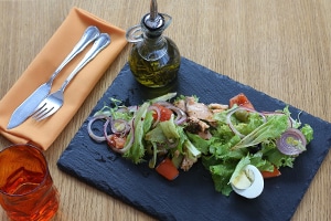 Las Guías Dietéticas Americanas incluyen la Dieta Mediterránea, basada en el aceite de oliva, como patrón de alimentación saludable