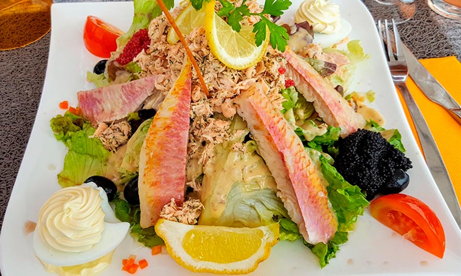 Salmonete en ensalada