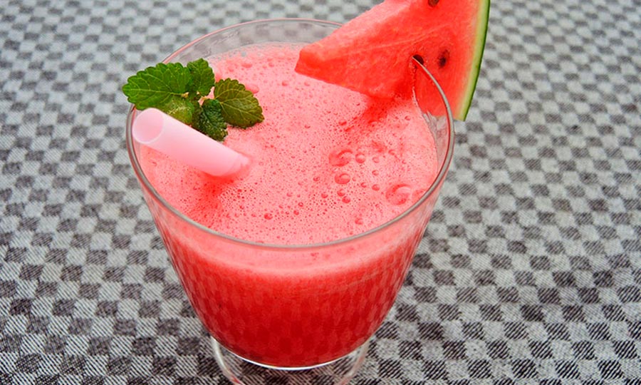 Smoothies con frutas de verano