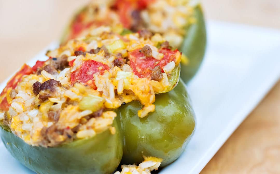 Pimientos rellenos de arroz y carne