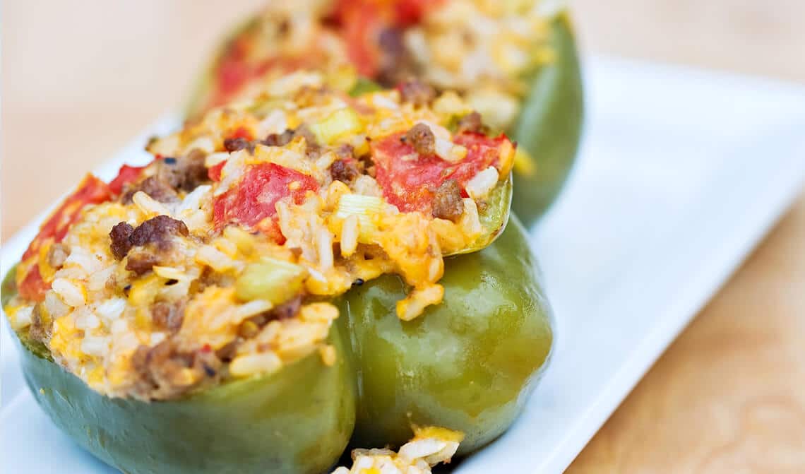 Pimientos rellenos de arroz y carne