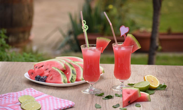 5 frutas de verano saciantes y bajas en calorías